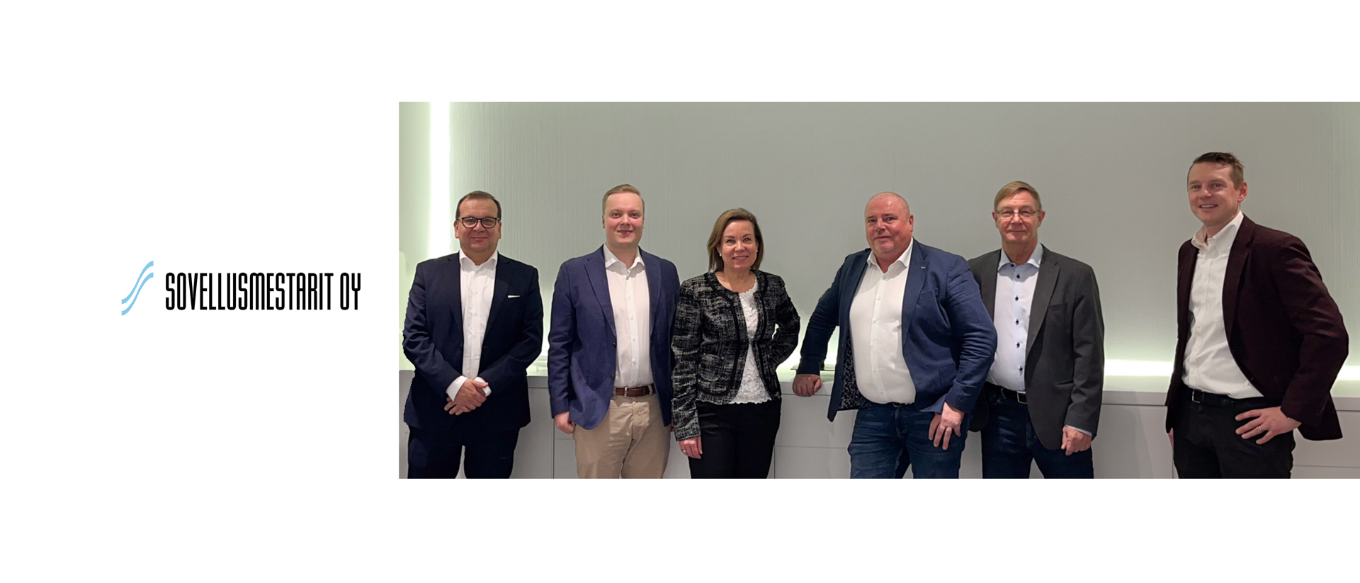 Från vänster på bild: Mika Virtanen, President Air Technology & Electromechanics, Dacke Industri, Martti Tapanila, Ekonomichef för Pimatic Oy, Satu Rautavalta, VD för Pimatic Oy & VP Air Technology of Dacke Industri, Mikko Rantanen, Före detta ägare av MoveRoll Oy, Paul Vuori, VD för Sovellusmestarit Oy, Lowe Fällmar, VP Acquisitions & Business Development, Dacke Industri.